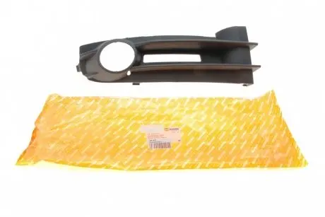 Вставка бампера під протитуманку VW Caddy III 04- Пр. AUTOTECHTEILE 385 3019