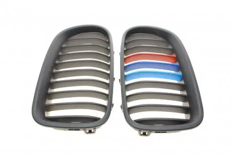 Решітка радіатора AUTOTECHTEILE 706 5131