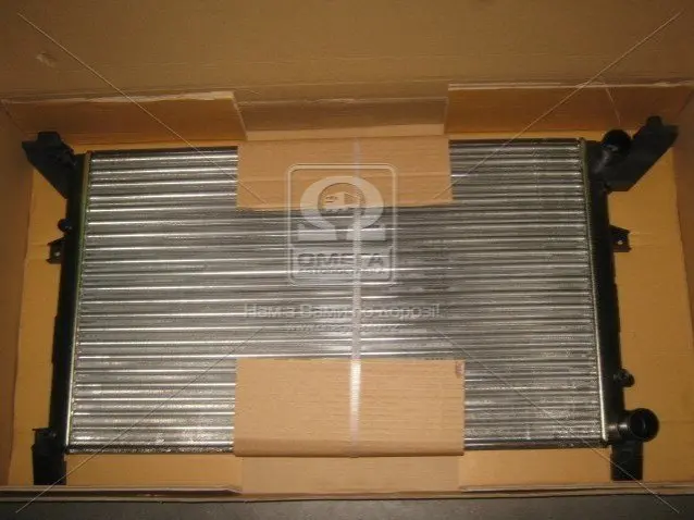 Радиатор охлаждения двигателя VW LT 28-35 2,5 TDI 96>06 MT AC+/- AVA COOLING VNA2155 (фото 1)