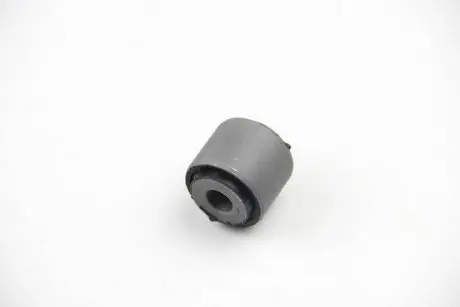 Сайлентблок задньої поперечної тяги Ford Mondeo MK III 00-07 BCGUMA BC0637