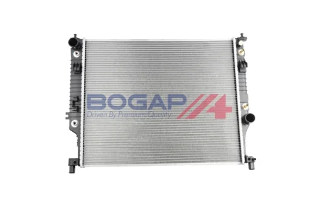 Радіатор охолодження двигуна BOGAP C4210111