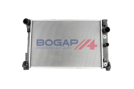 Радіатор охолодження двигуна BOGAP C4210199