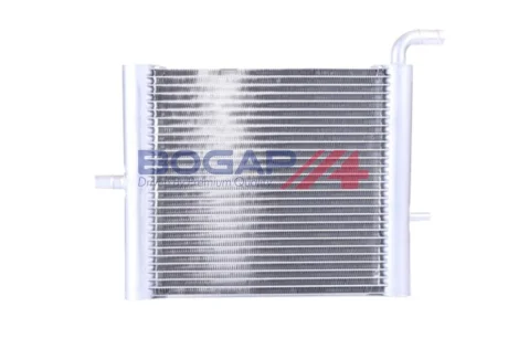 Радіатор охолодження двигуна BOGAP E4210106
