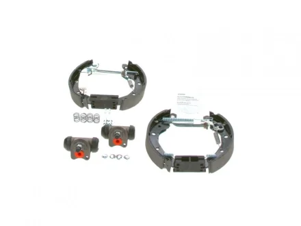 Комлект тормозных накладок BOSCH 0204114629