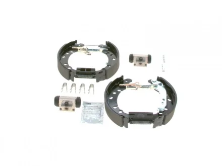 Комлект тормозных накладок BOSCH 0204114692