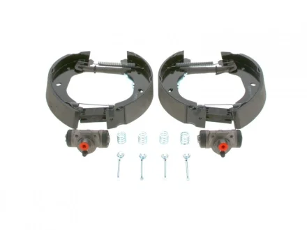 Комлект тормозных накладок BOSCH 0204211392