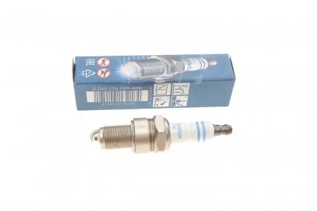 Свічка запалювання Land Rover Defender/Discovery/Range Rover 88-02 BOSCH 0 242 225 599