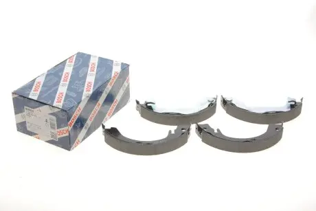 Колодки гальмівні барабан BOSCH 0986487713
