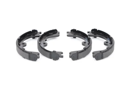 Комлект тормозных накладок BOSCH 0986487930