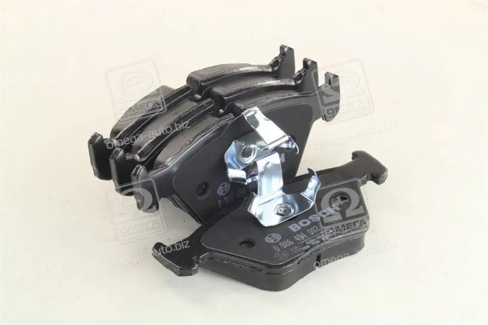 Комплект тормозных колодок BOSCH 0986494007 (фото 1)