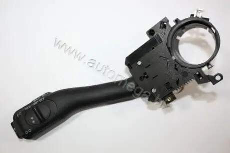 Переключатель поворотов VW Passat,Golf,Bora,Sharan 96-,Skoda Fabia,Octavia круиз DELLO/AUTOMEGA 3095305138L0J