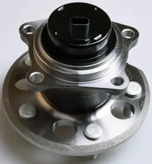 Маточина колеса зад. TOYOTA AVENSIS VERSO, NOAH/VOXY, RAV 4 II 1.8-2.4 08.00-12.10 DENCKERMANN W413586