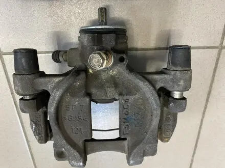 Супорт гальмівний DG9Z2552B FORD DG9Z-2552-B