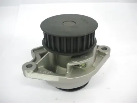 Насос водяний VW Bora 1.6 20-05/ Golf 1.6 20-06/ Polo 1.0/1.4 99-01/ Caddi 1.4 00-04 GMB GWVW13A