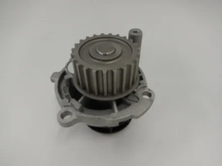 Насос водяний Audi A3 1.6/1.8 96-12/ A4 1.6/1.8 94-04/ VW Golf 1.6/1.8 97-08 GMB GWVW24A