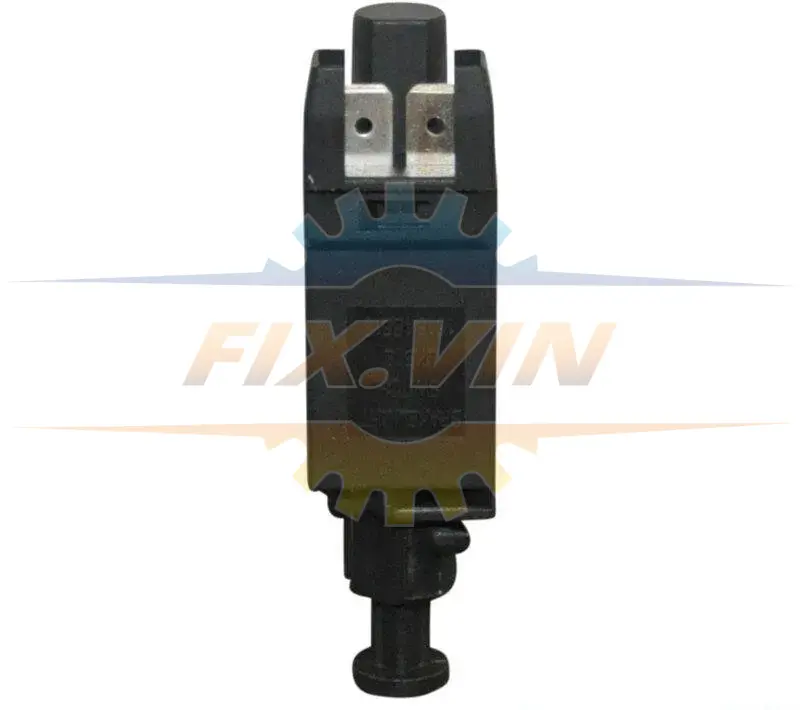 Датчик стоп-сигнала A3/Leon/Octavia/Golf/T4 1.4-2.8TDI -10 JP GROUP 1196600500 (фото 1)