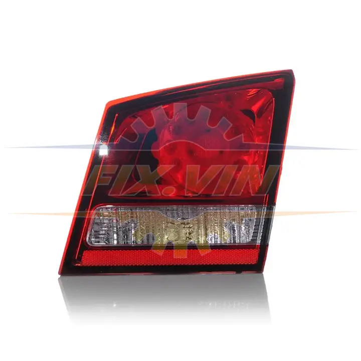 Фонарь внутренний (крышка багажника) LED правый Dodge Journey 11-18, шт КИТАЙ 68078516AE (фото 1)