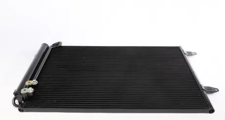 Радіатор кондиціонера MAHLE / KNECHT AC 666 000S