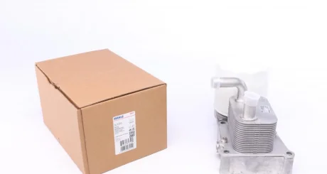 Радіатор охолодження мастила двигуна MAHLE / KNECHT CLC191000S