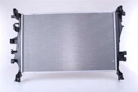 Радіатор охолодження двигуна NISSENS 606447