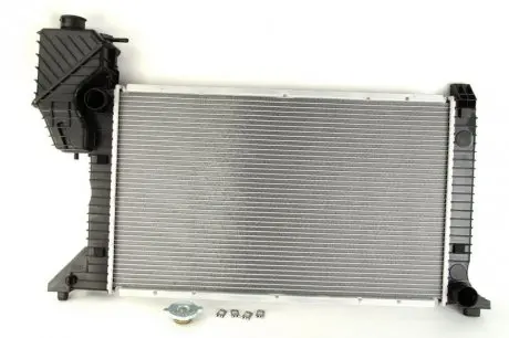 Радіатор охолодження двигуна NISSENS 62685A