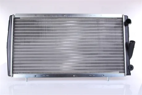 Радіатор охолодження двигуна NISSENS 63911A