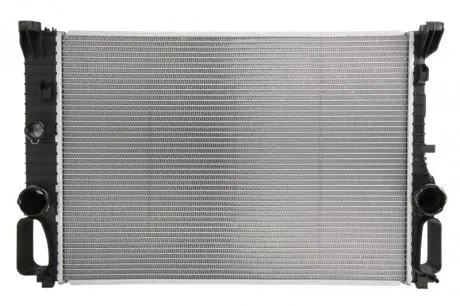 Радіатор охолодження двигуна First Fit NISSENS 67102A