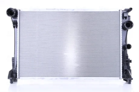 Радіатор охолоджування NISSENS 67167