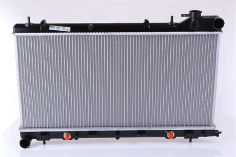 Радіатор охолодження двигуна NISSENS 67705A