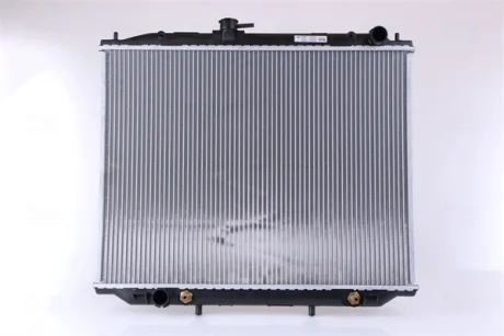 Радіатор охолодження двигуна First Fit NISSENS 68709A