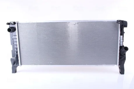 Радіатор охолодження двигуна NISSENS 69711