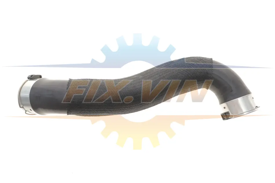 Патрубок інтеркулера (R) Nissan X-Trail 1.6 dCi 14- NRF 166479 (фото 1)