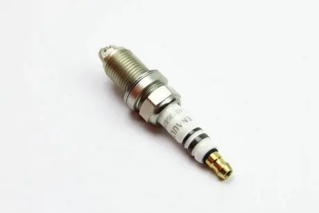 Свічка запалювання RENAULT 22 40 136 82R