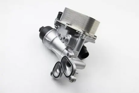 Корпус масляного фільтра Trafic 2.0 dCi 06- (з охолоджувачем) RENAULT 8200797762