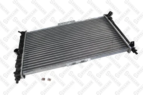 Радіатор охолодження двигуна (автомат) STELLOX 1025161SX