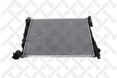 Радіатор охолодження двигуна (A/T) STELLOX 1026888SX