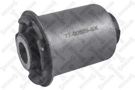 Сайлентблок переднього важеля STELLOX 7700509SX