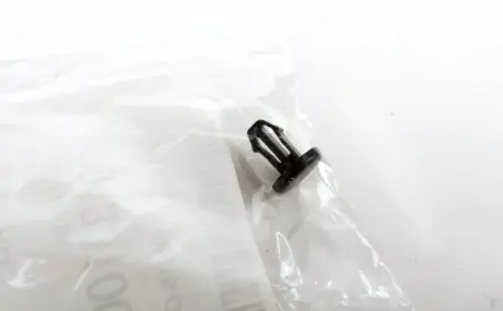 Кліпса панелі скла вітрового SUBARU 909130100